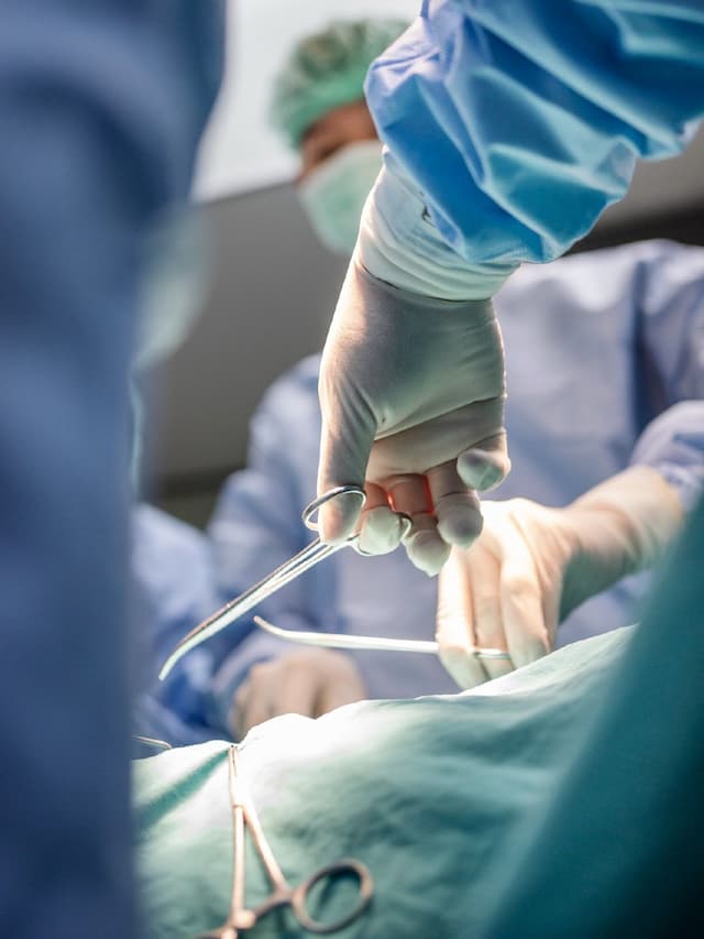 หัตถการผ่าตัด