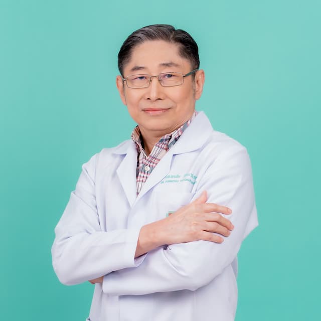 นพ. พรชัย วัชระวณิชกุล