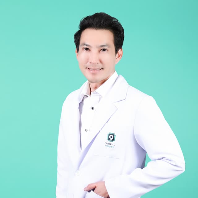 นพ. ธีรภัทร์ ใจประสาท