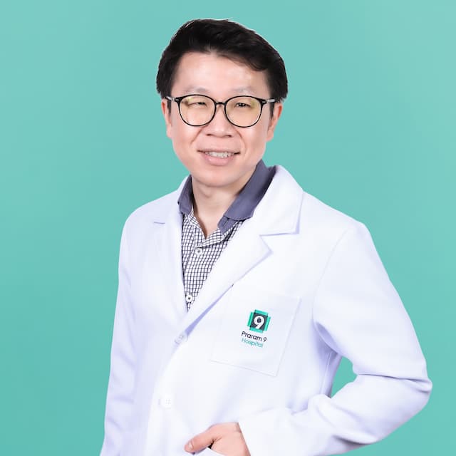 นพ. รุ่งโรจน์ มนัสปรีเปรม