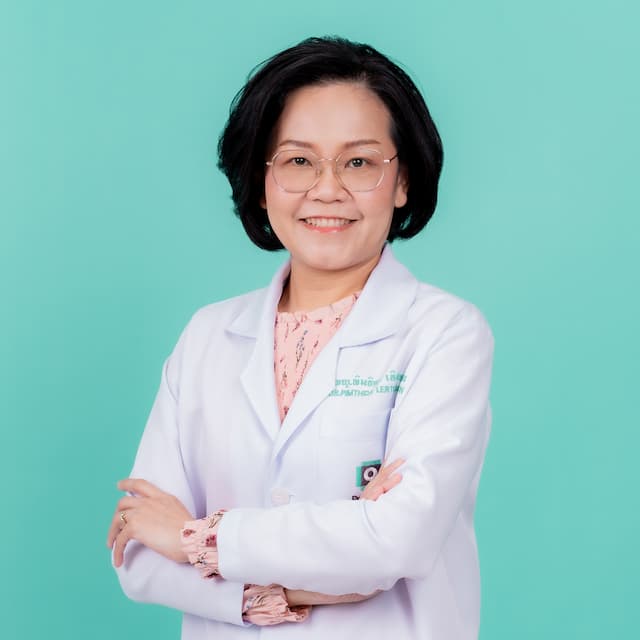 พญ. พิมธิดา เลิศขจรสิน