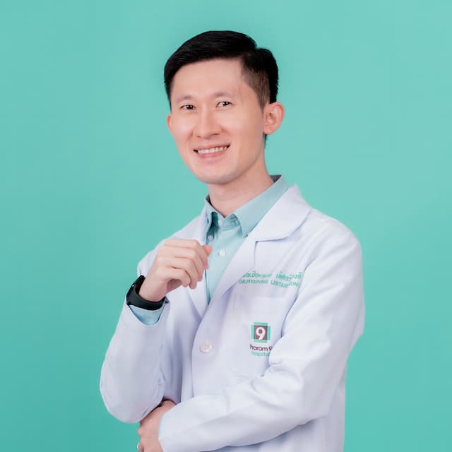 นพ. ปิยะพงษ์ เลิศอริยะวงศ์