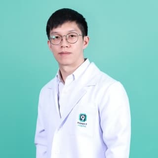 นพ. พงศ์ภากร ศรธนะรัตน์